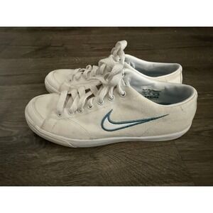 NIKE CAPRI CANVAS WOMENS SHOE WHITE US 7 Retro‎ EUC
